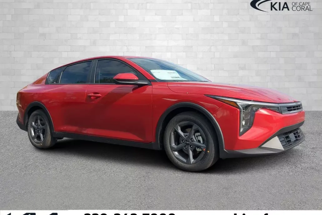 2025 Kia K4 LXS photo 1