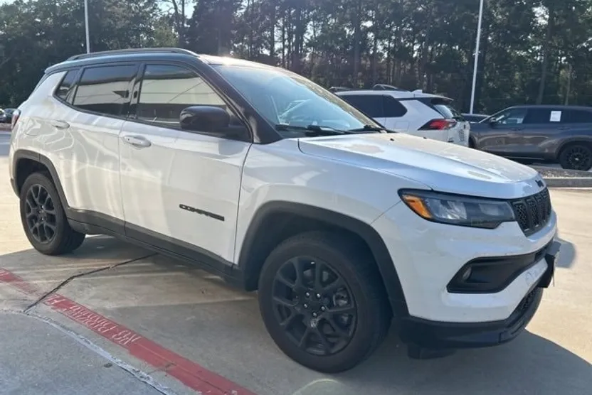 2023 Jeep Compass Latitude Altitude Special Edition photo 1