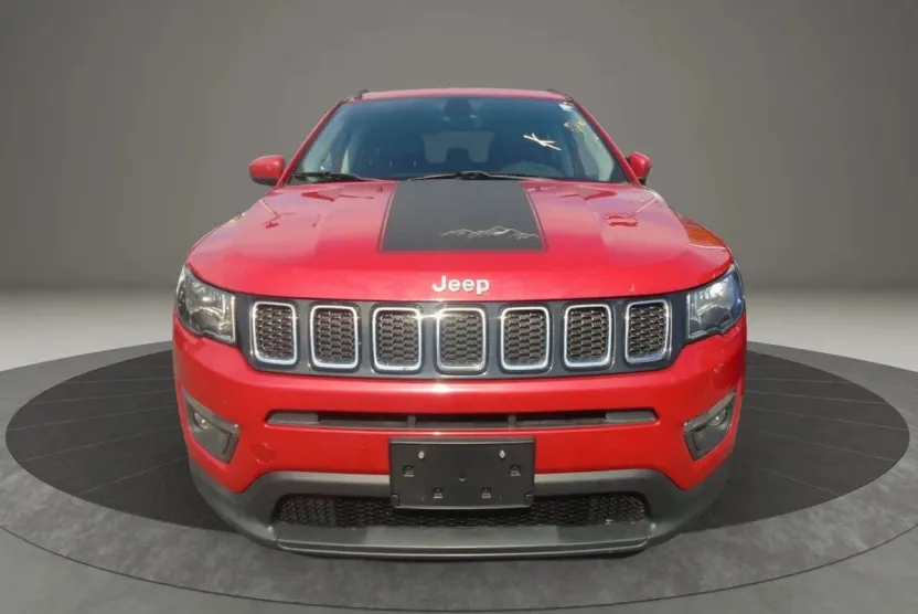 2018 Jeep Compass Latitude Sport photo 1