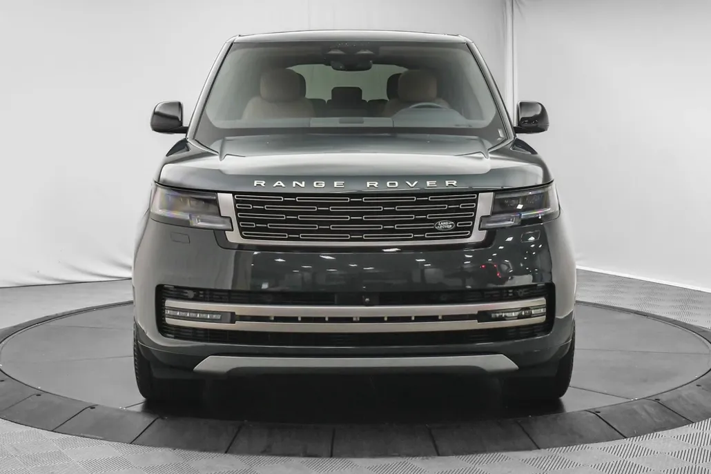 2024 Land Rover Range Rover SE photo 1