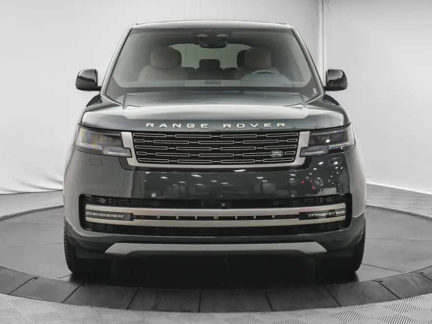 2024 Land Rover Range Rover SE photo 1
