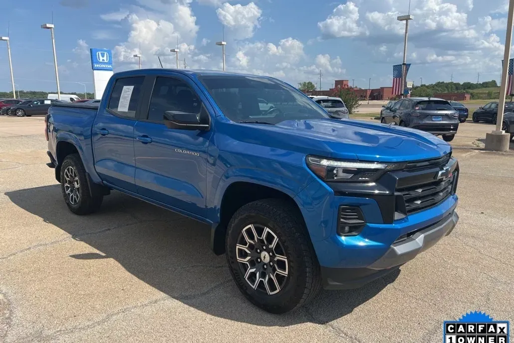 2023 Chevrolet Colorado Z71 photo 1