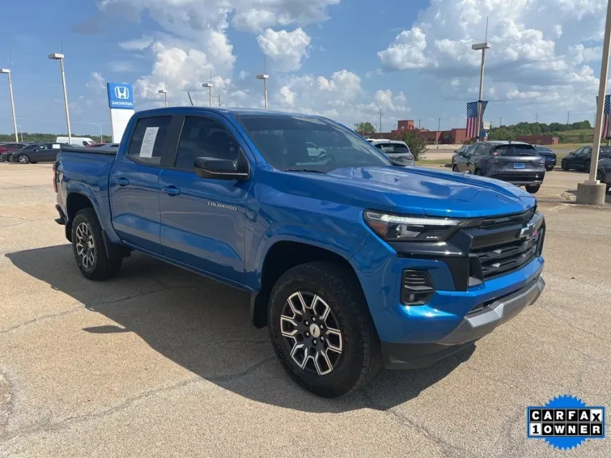 2023 Chevrolet Colorado Z71 photo 1
