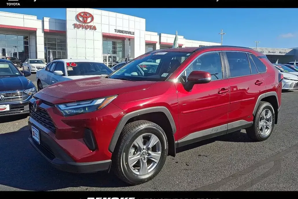 2022 Toyota RAV4 Hybrid XLE photo 1