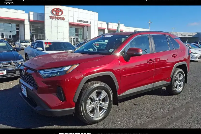 2022 Toyota RAV4 Hybrid XLE photo 1