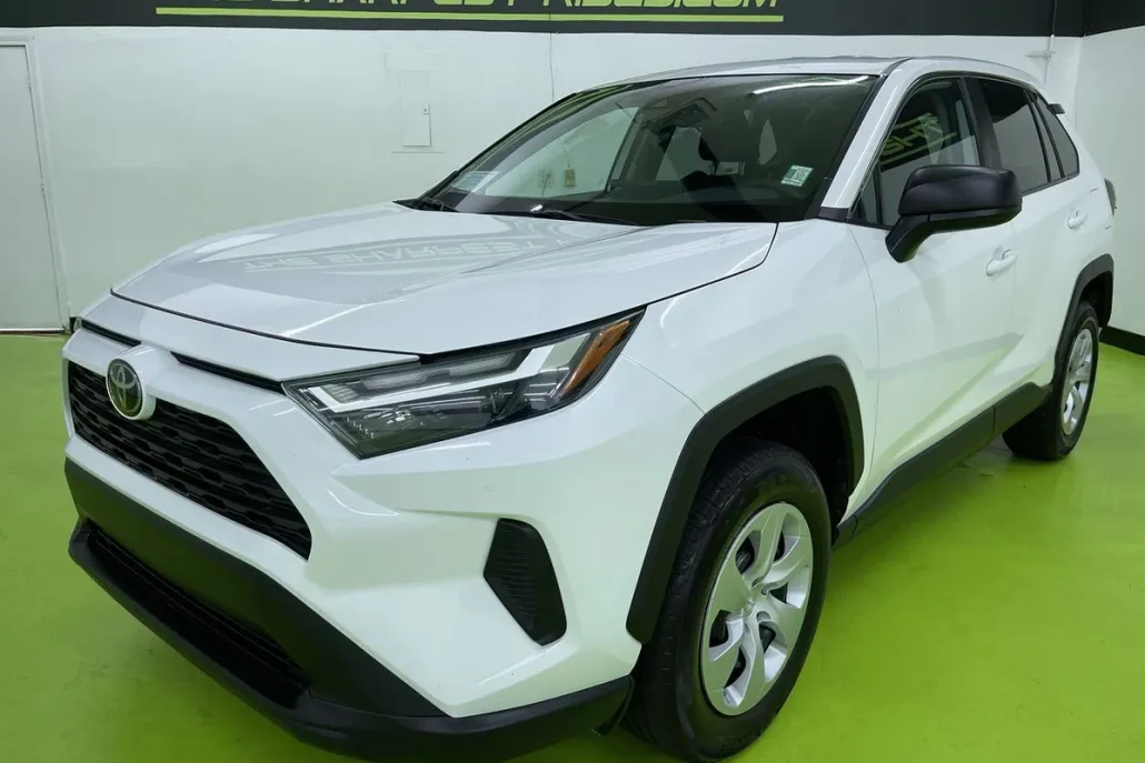 2024 Toyota RAV4 LE photo 1