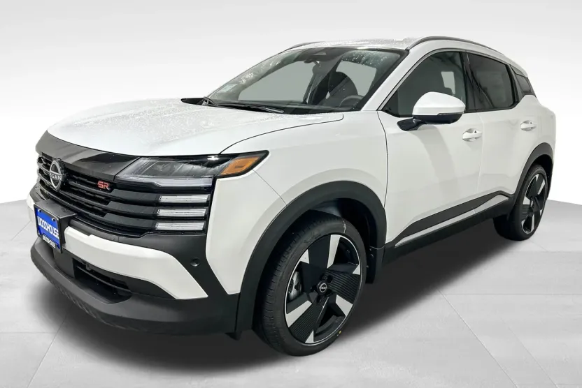 2025 Nissan Kicks SR photo 1