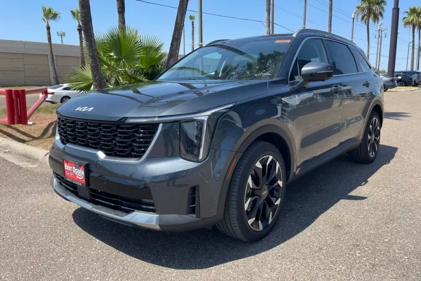 2025 Kia Sorento SX photo 1