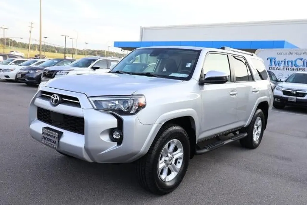2021 Toyota 4Runner SR5 4WD photo 1