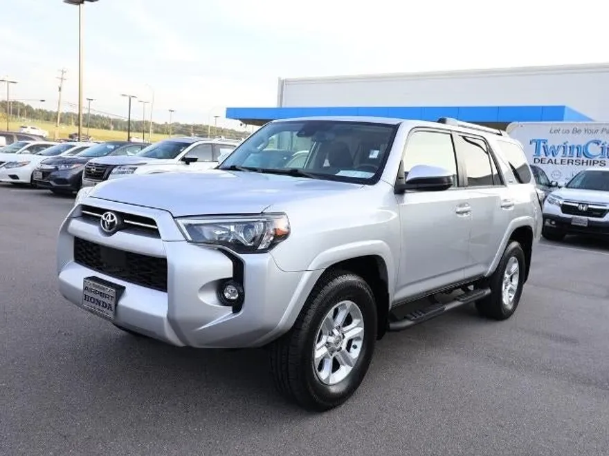 2021 Toyota 4Runner SR5 4WD photo 1