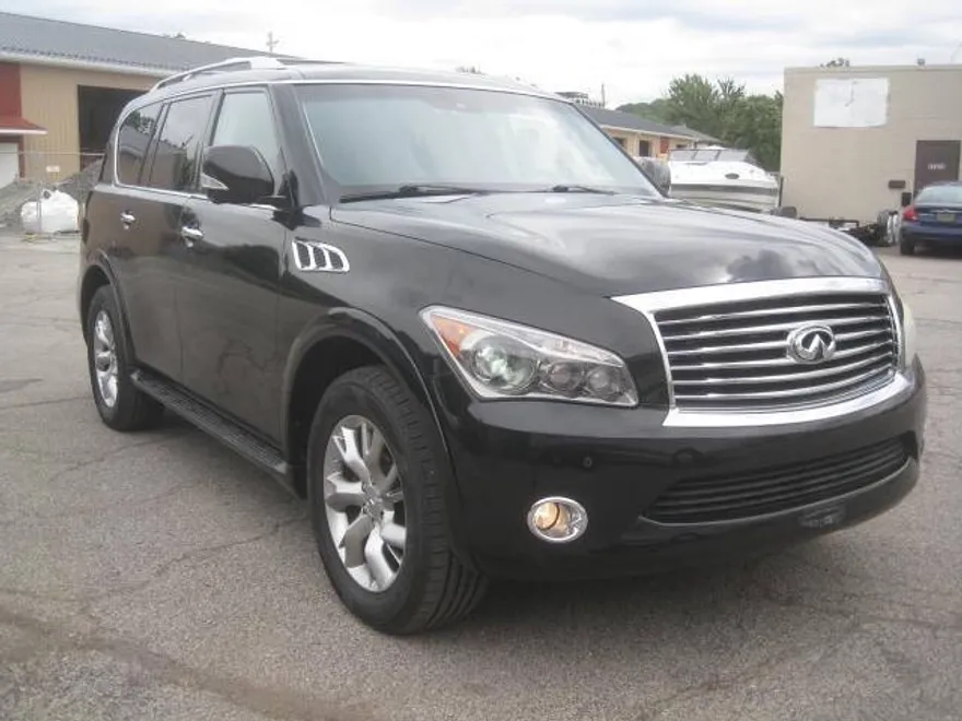 2013 Infiniti QX56 photo 1