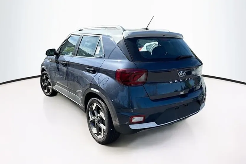 2025 Hyundai Venue Limited photo 1