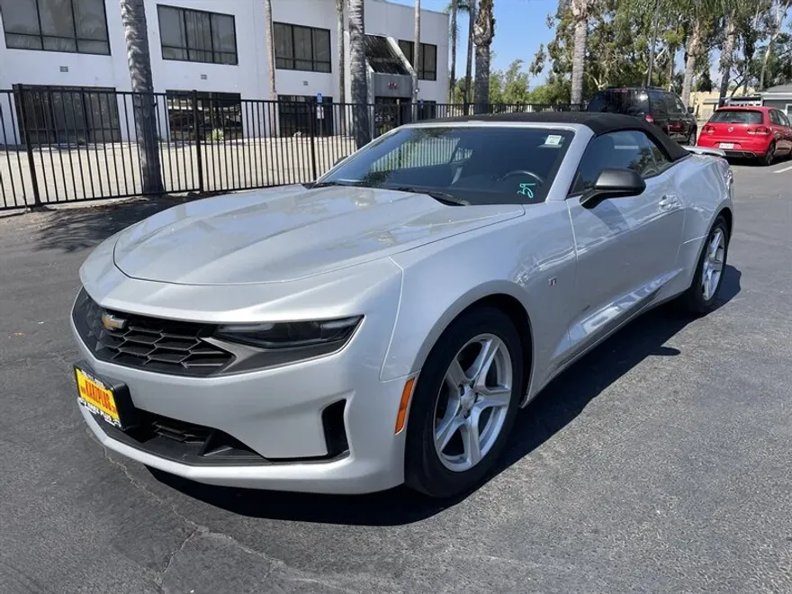 2019 Chevrolet Camaro 1LS 1LT photo 1
