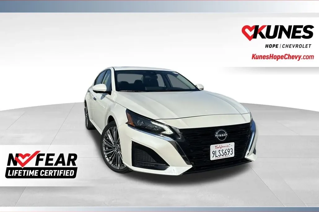 2024 Nissan Altima 2.5 SL photo 1