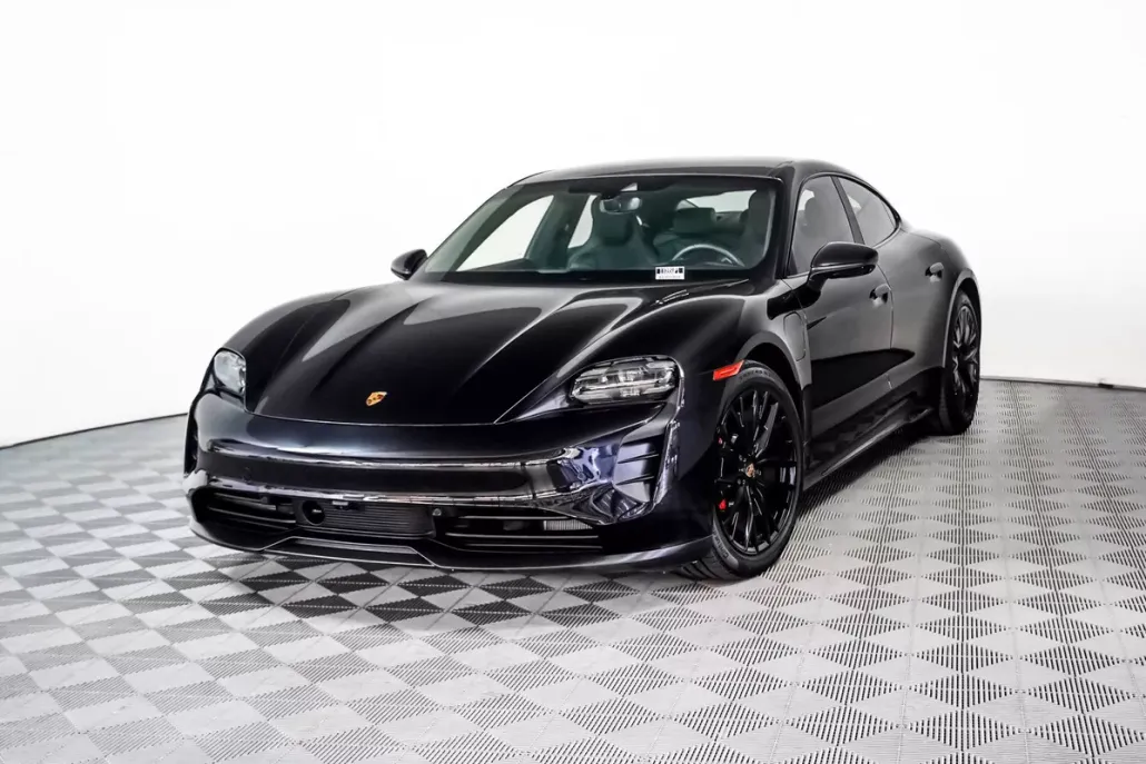 2023 Porsche Taycan GTS photo 1