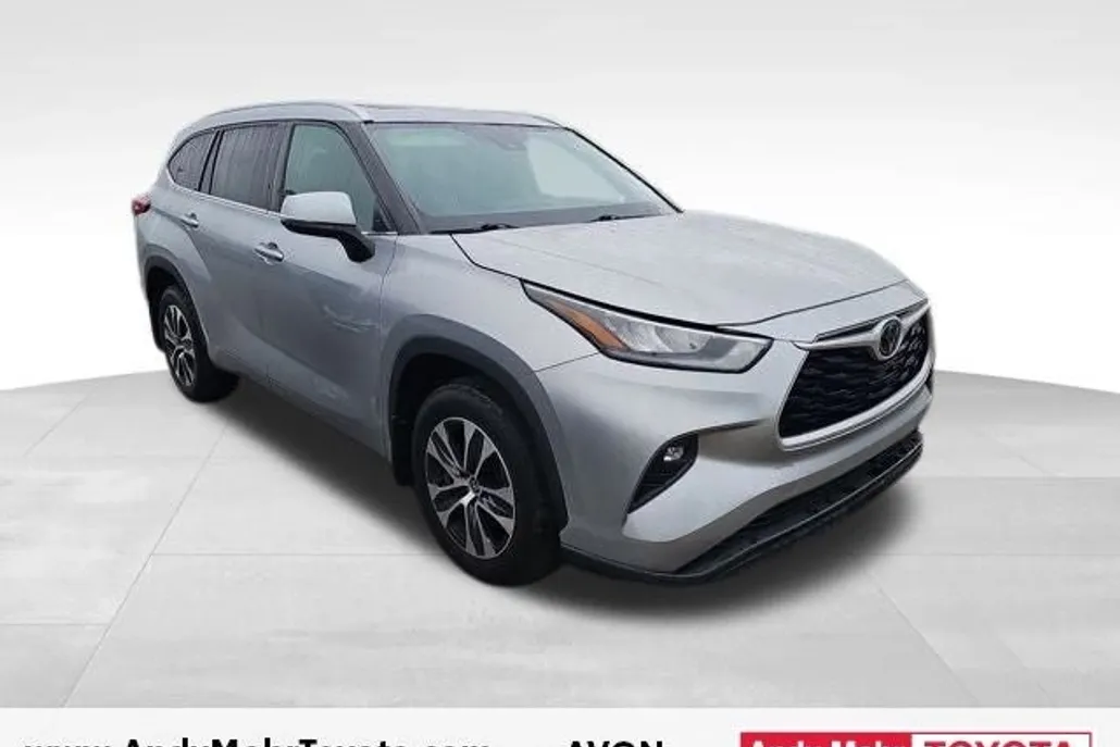 2020 Toyota Highlander XLE photo 1