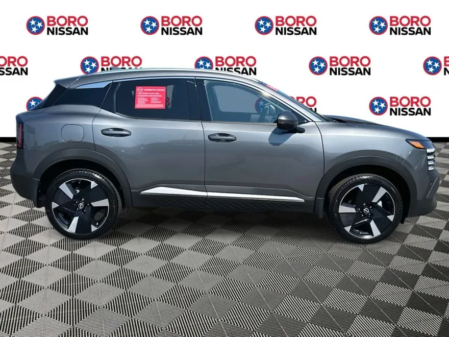 2025 Nissan Kicks SR photo 1