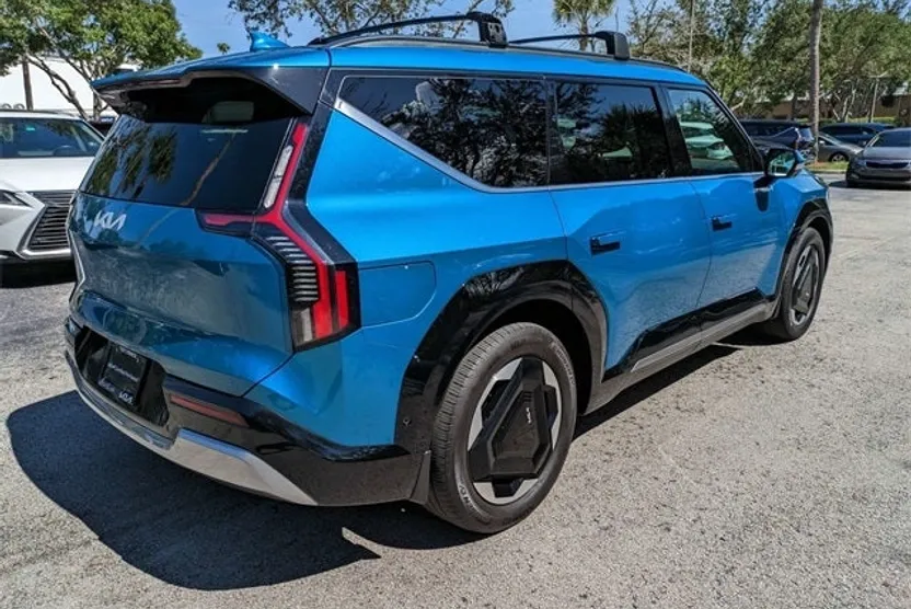 2024 Kia EV9 Land photo 1