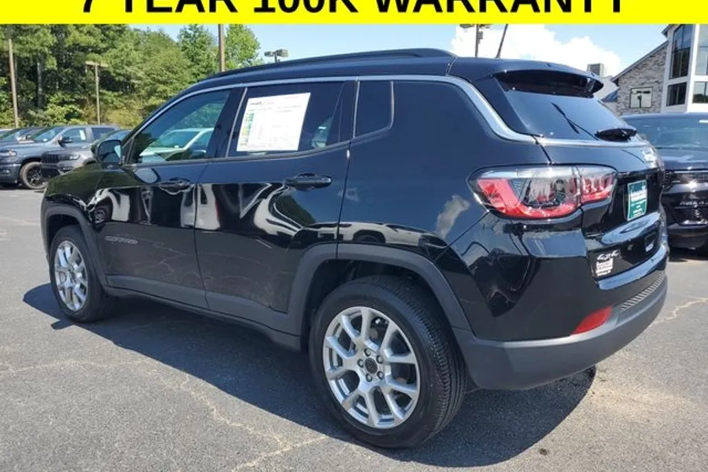 2025 Jeep Compass Latitude photo 1