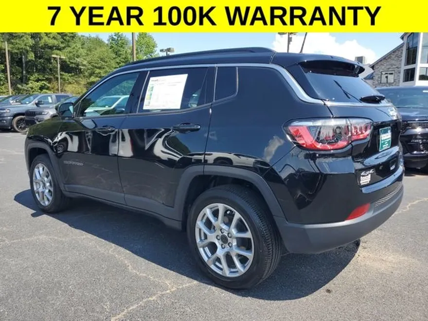 2025 Jeep Compass Latitude photo 1