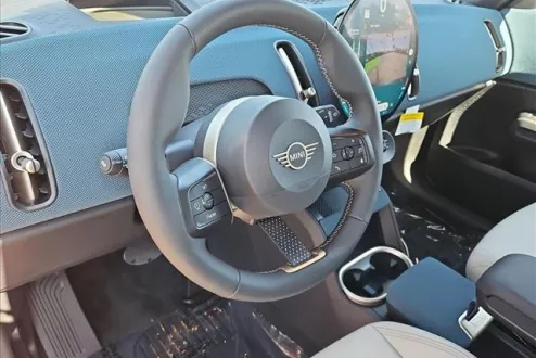 2025 Mini Countryman ALL4 Signature photo 3