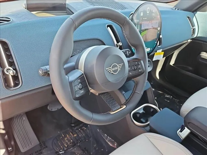 2025 Mini Countryman ALL4 Signature photo 3