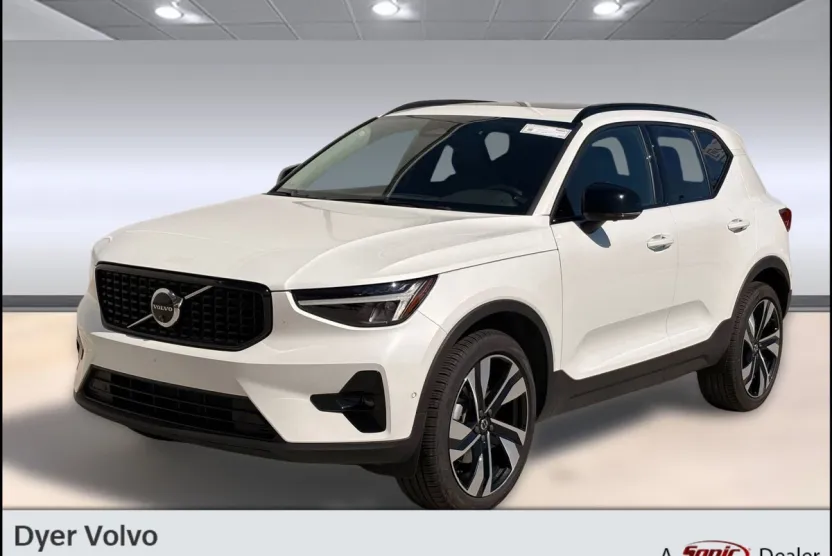 2025 Volvo XC40 Plus photo 1