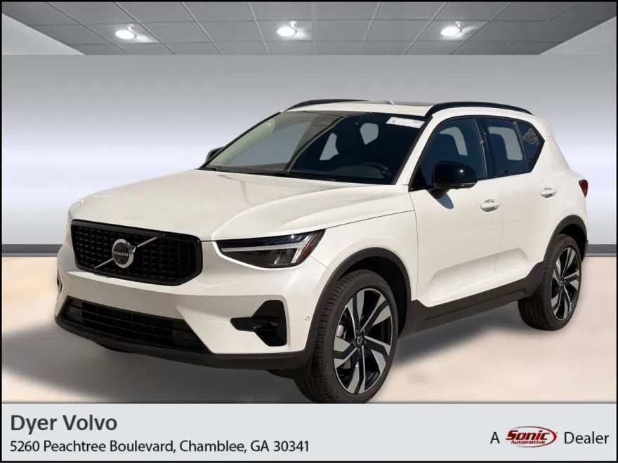 2025 Volvo XC40 Plus photo 1