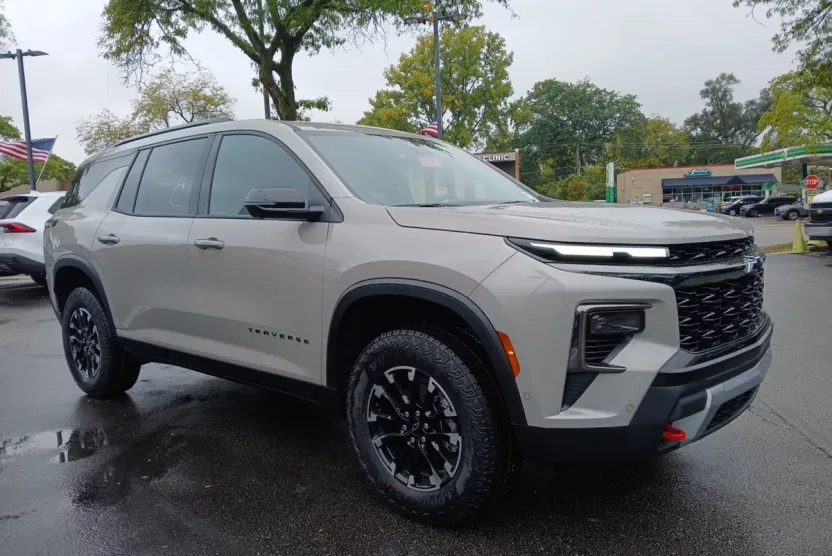 2026 Chevrolet Traverse Z71 photo 1