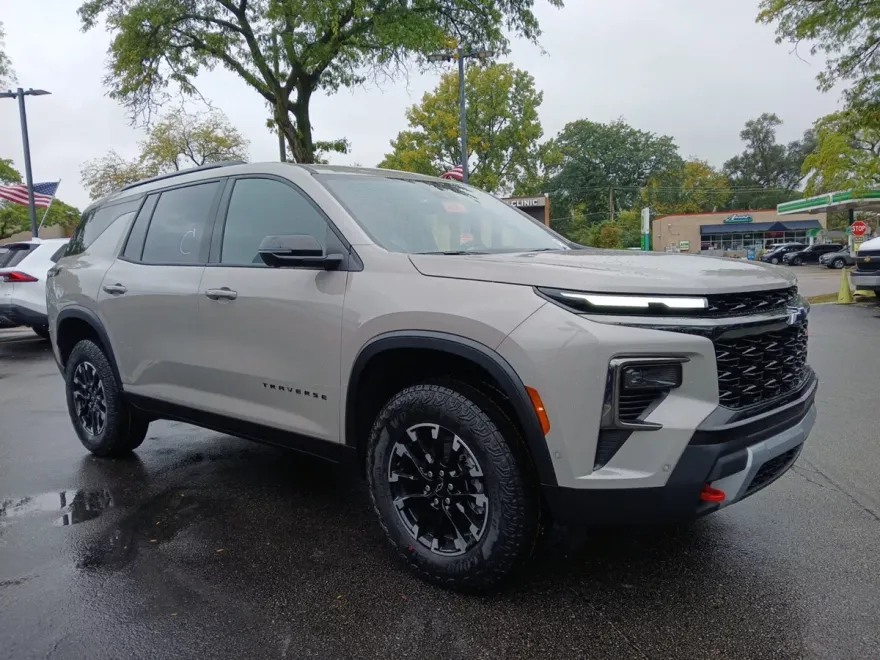 2026 Chevrolet Traverse Z71 photo 1