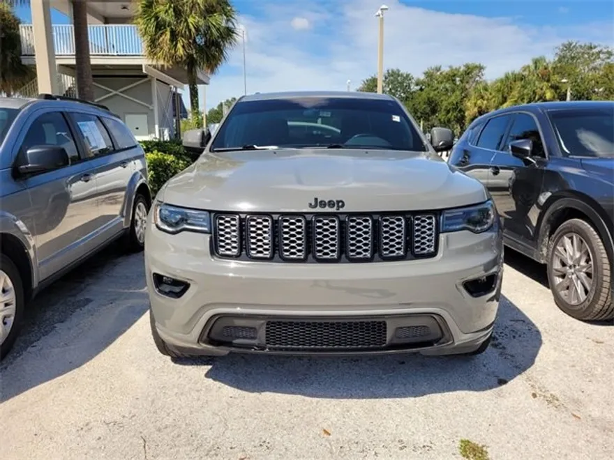 2021 Jeep Grand Cherokee Laredo photo 1