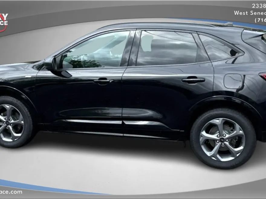 2023 Ford Escape ST-Line photo 1