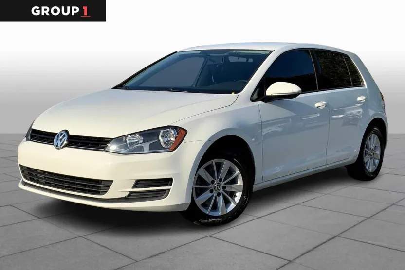 2017 Volkswagen Golf S photo 1