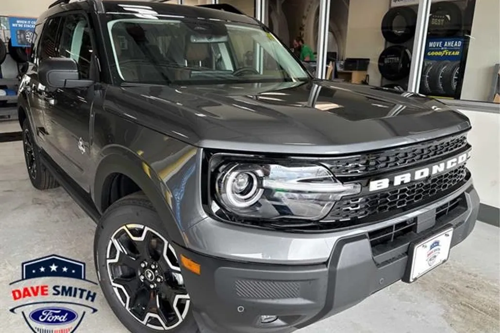 2025 Ford Bronco Sport Outer Banks photo 1