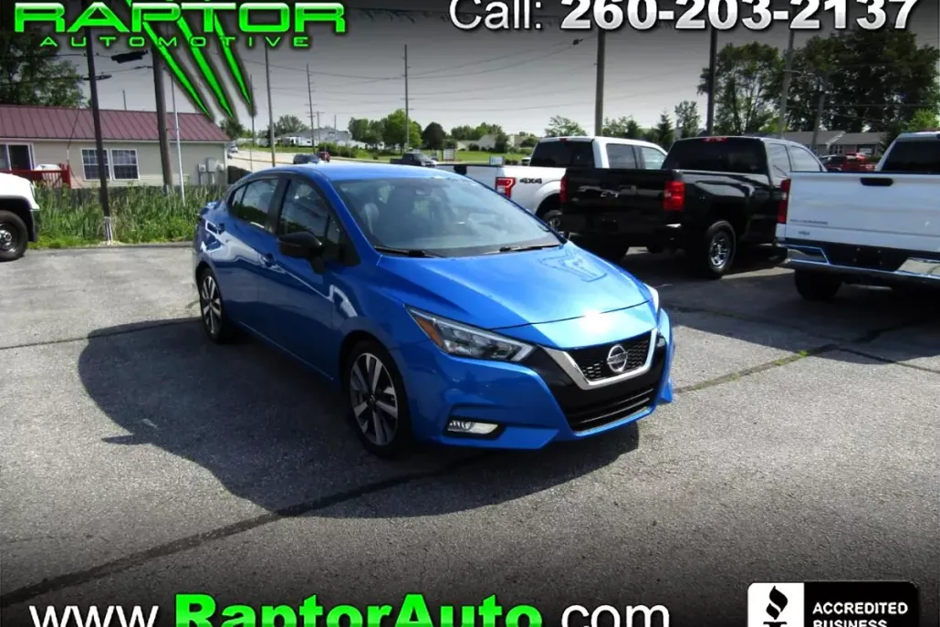 2020 Nissan Versa SR photo 1