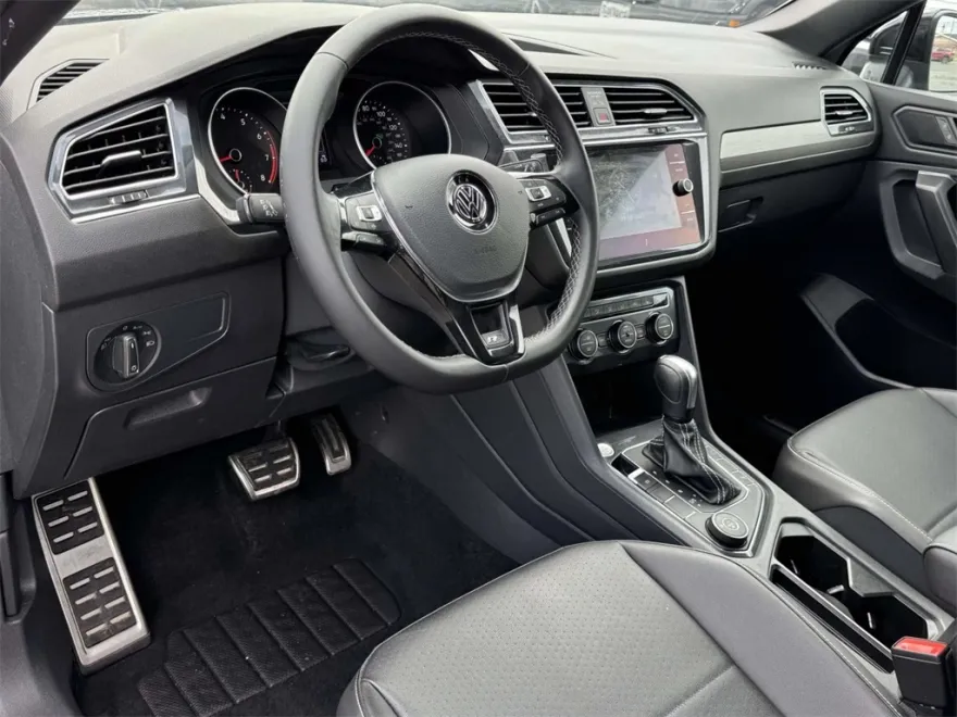 2021 Volkswagen Tiguan SE photo 1