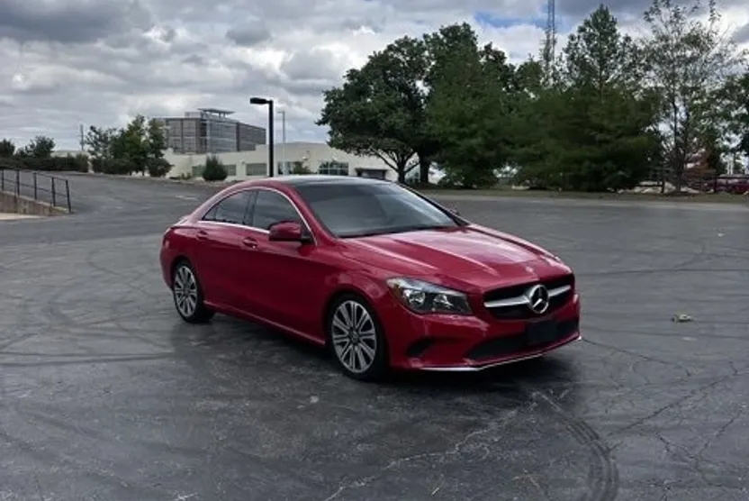 2018 Mercedes Benz CLA 250 4MATIC photo 1