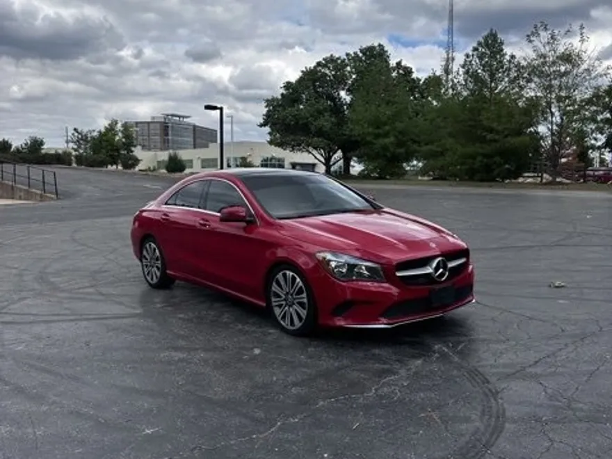 2018 Mercedes Benz CLA 250 4MATIC photo 1