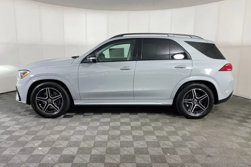 2026 Mercedes Benz GLE 450 4MATIC photo 1