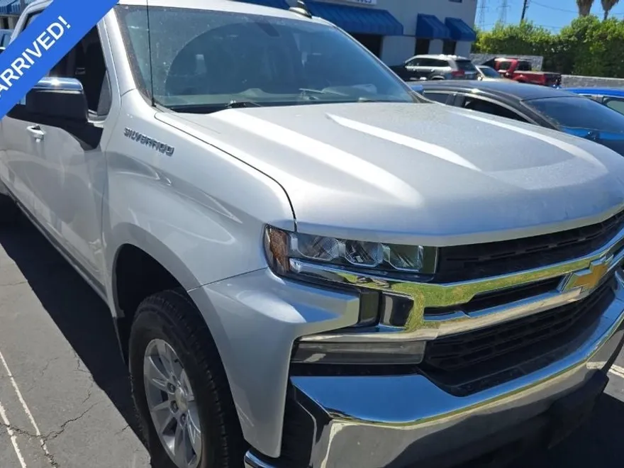 2020 Chevrolet Silverado 1500 LT photo 1