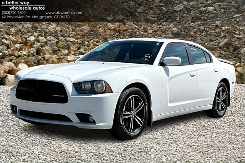 2014 Dodge Charger SXT photo 1
