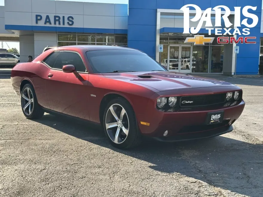 2014 Dodge Challenger SXT photo 1