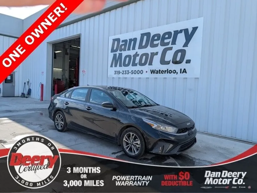 2023 Kia Forte LXS photo 1