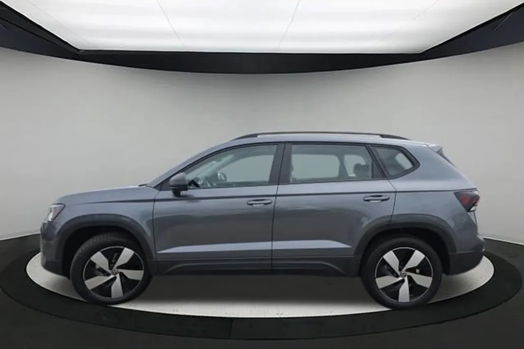 2025 Volkswagen Taos S photo 1