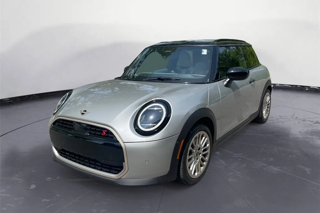 2025 Mini Cooper 2 Door Hardtop Signature photo 1