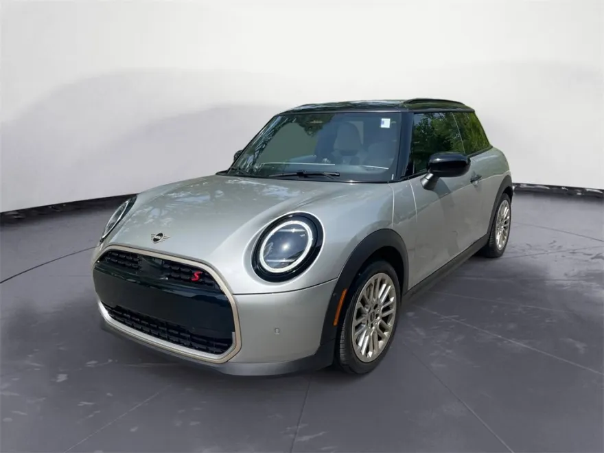2025 Mini Cooper 2 Door Hardtop Signature photo 1