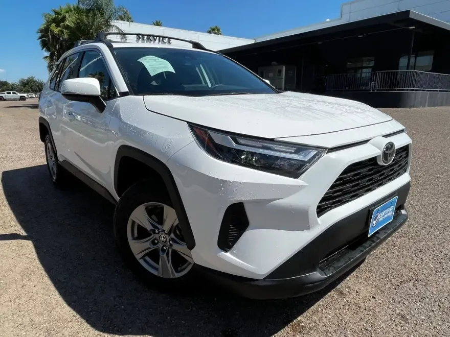 2025 Toyota RAV4 XLE photo 1