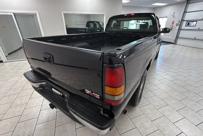 2005 Gmc Sierra 1500 Work Truck photo 1