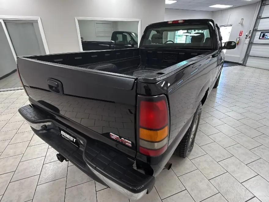 2005 Gmc Sierra 1500 Work Truck photo 1