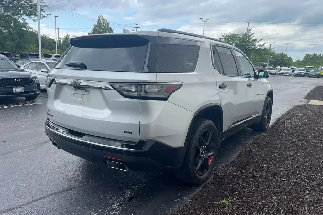 2019 Chevrolet Traverse Premier photo 1